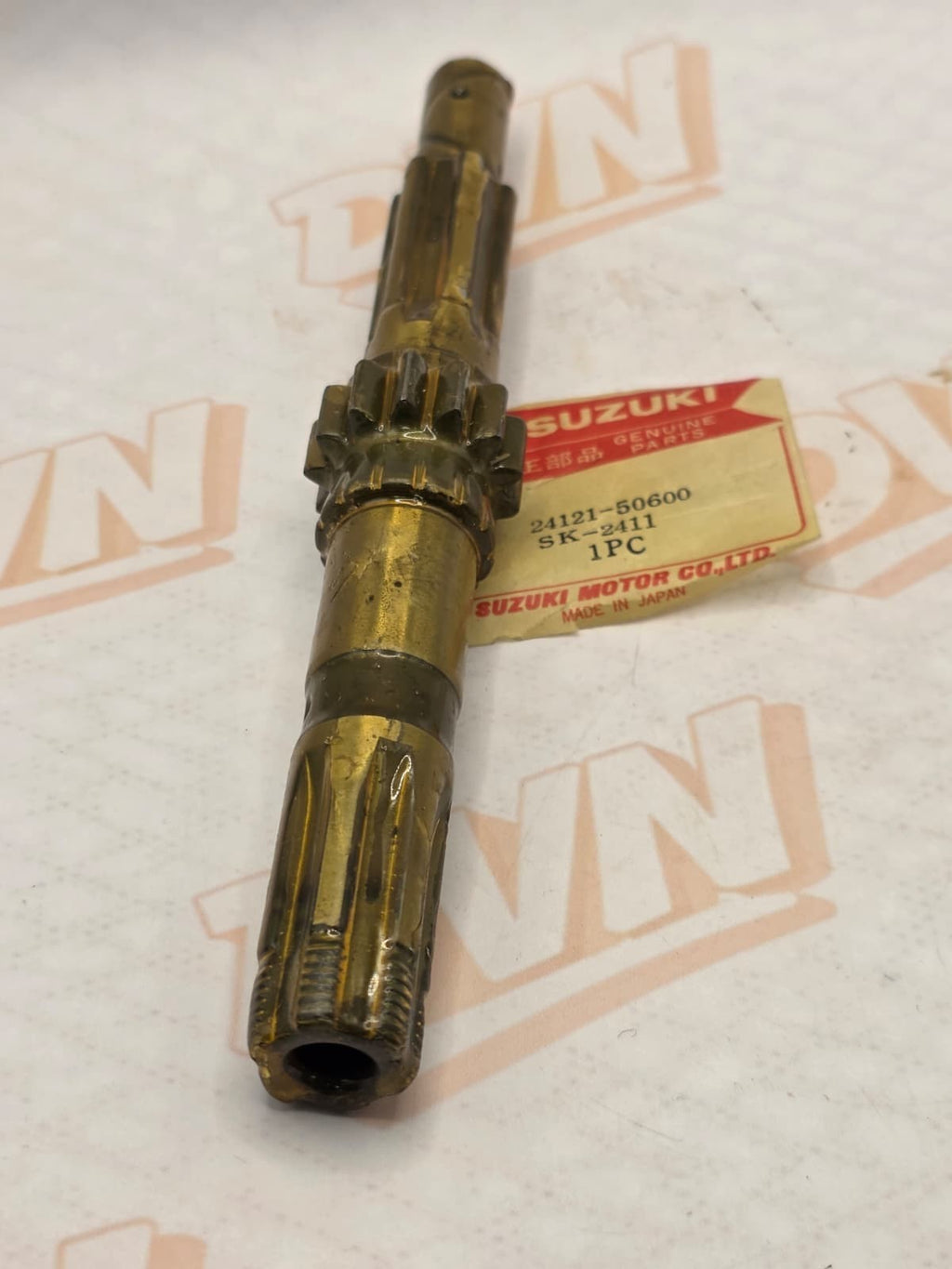 NOS NEW OEM ORIGINAL SUZUKI 1968 S32 COUNTER SHAFT 24121-50600
