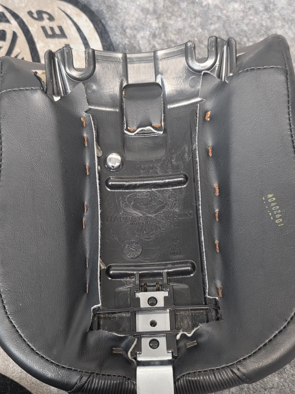 Harley Davidson sundowner seat softail BREAKOUT  13-17 OEM