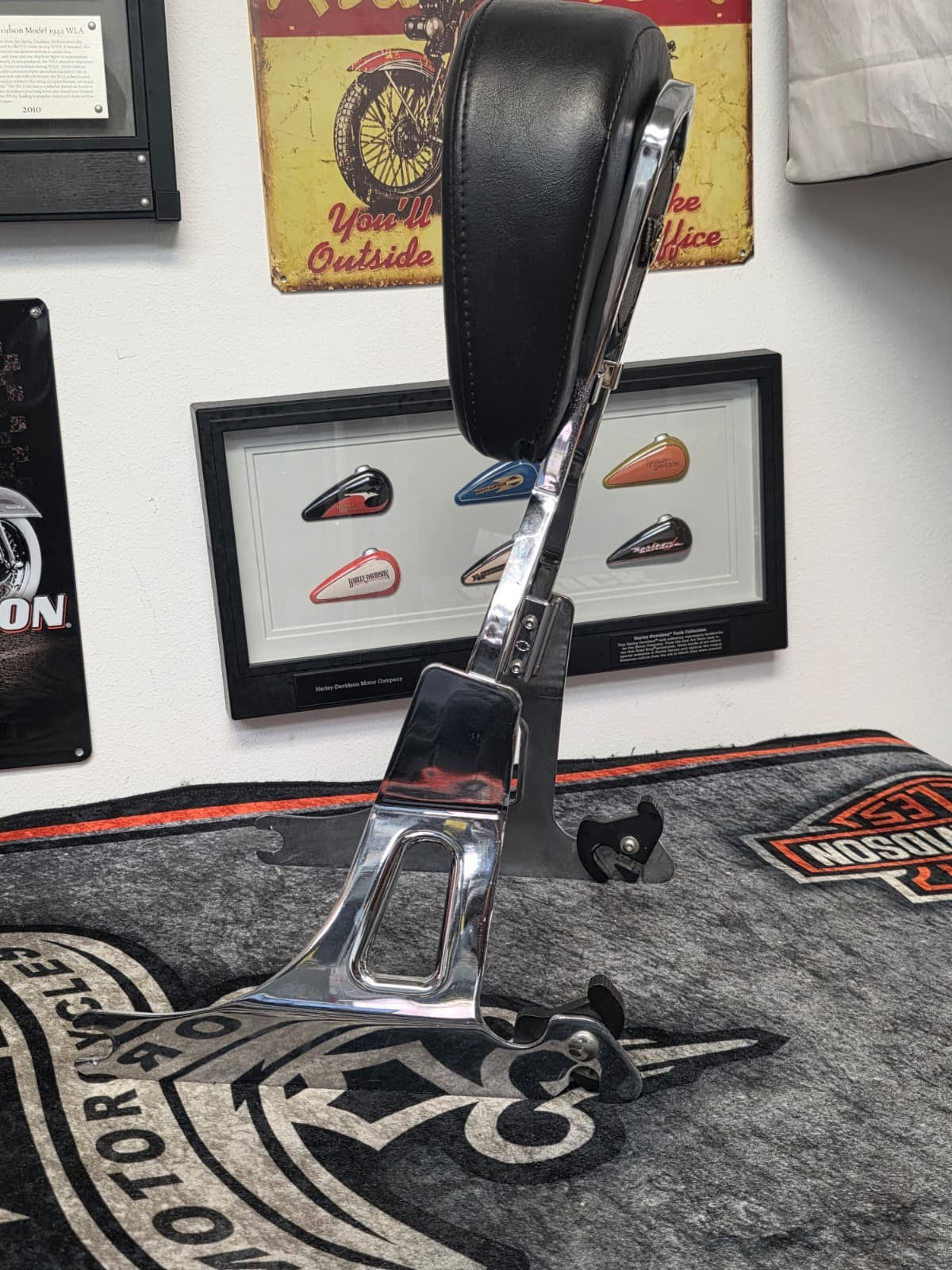 SOFTAIL SPRINGER 06-08 OR CROSS BONE 10-11 Harley-Davidson Sissy Bar/Back Rest