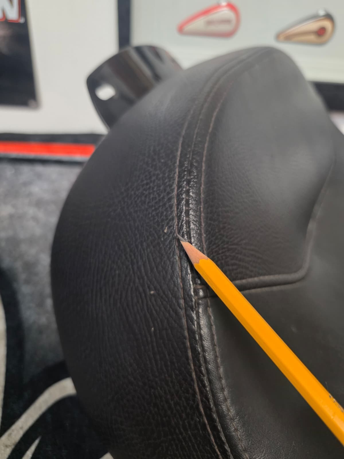 Harley-Davidson Solo Seat Saddle Fat Boy FLSTF 06-2017