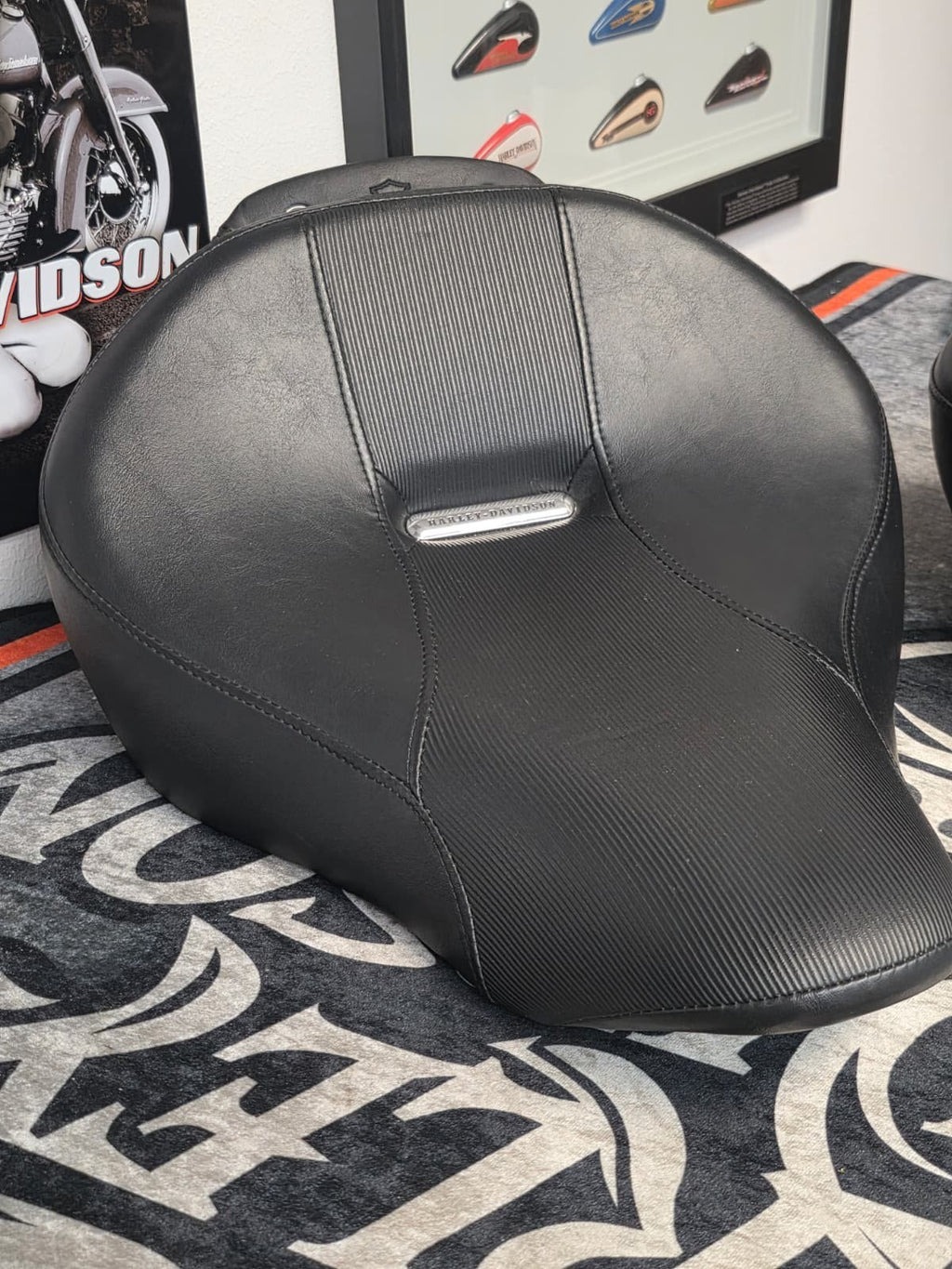 Harley Davidson sundowner seat softail BREAKOUT  13-17 OEM