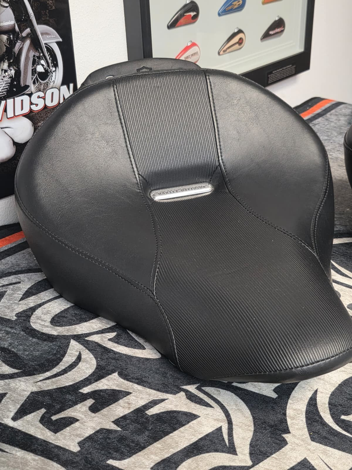 Harley Davidson sundowner seat softail BREAKOUT  13-17 OEM
