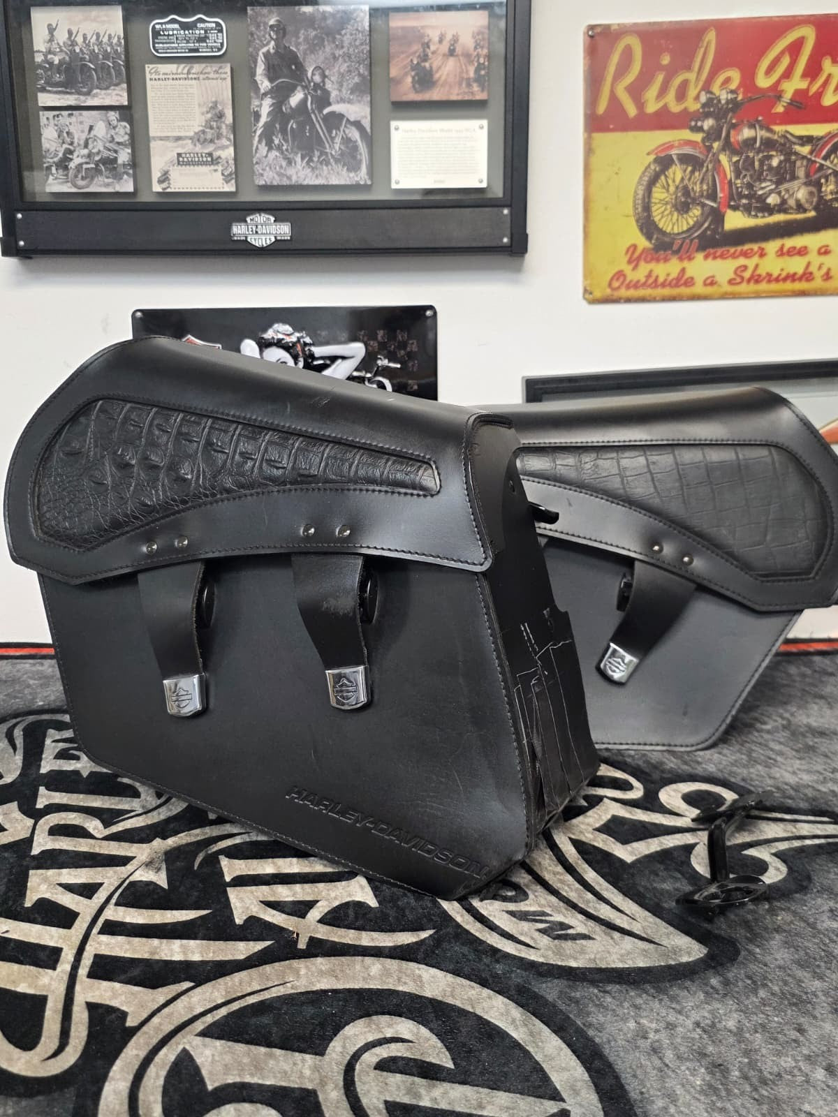 2013-2017 Breakout OEM Harley-Davidson Quick Detachable Saddlebags w/ Mount FXSB
