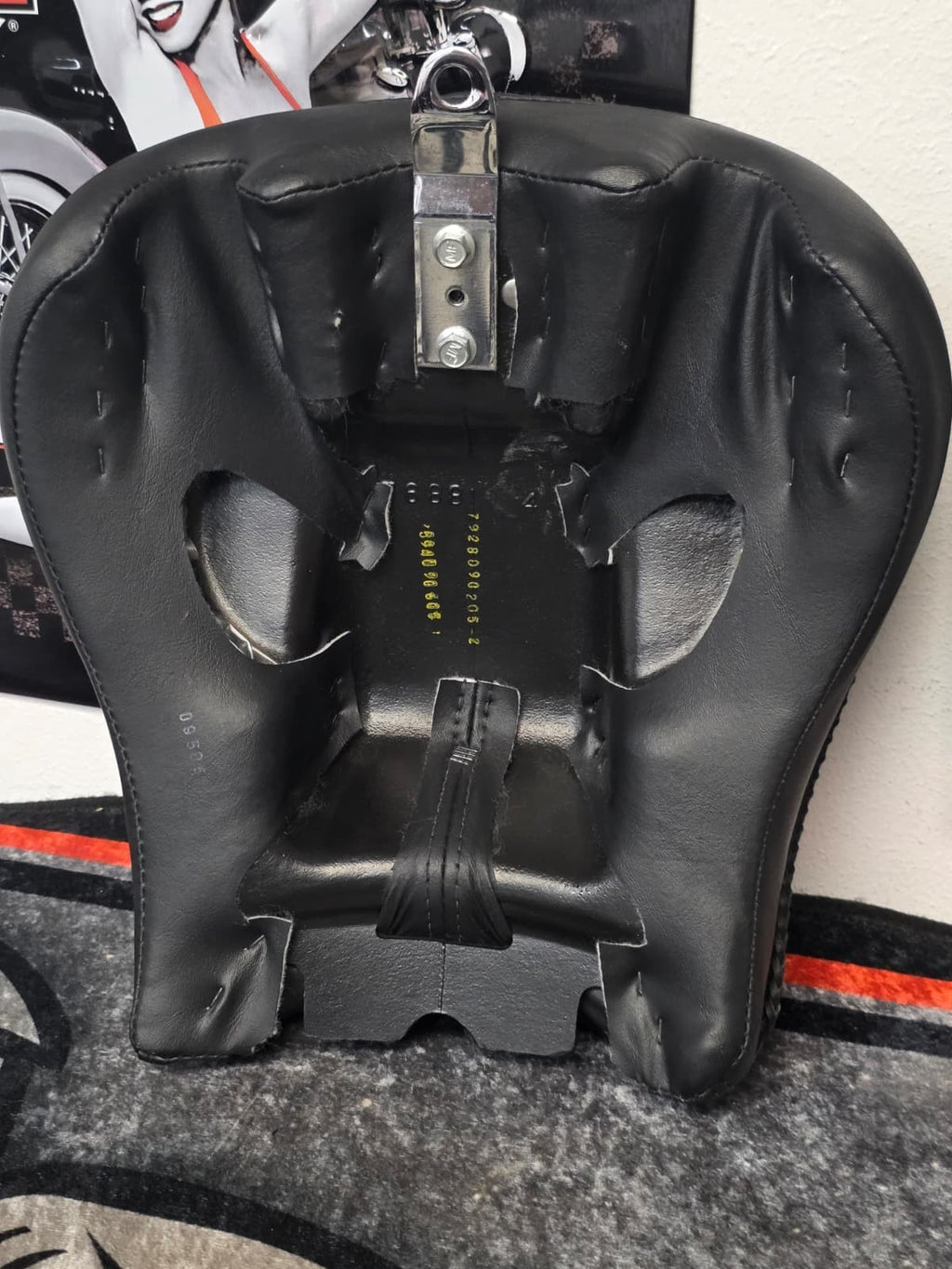 05-17 Harley-Davidson Heritage,deluxe,Softail models Passenger Pillion Seat OEM