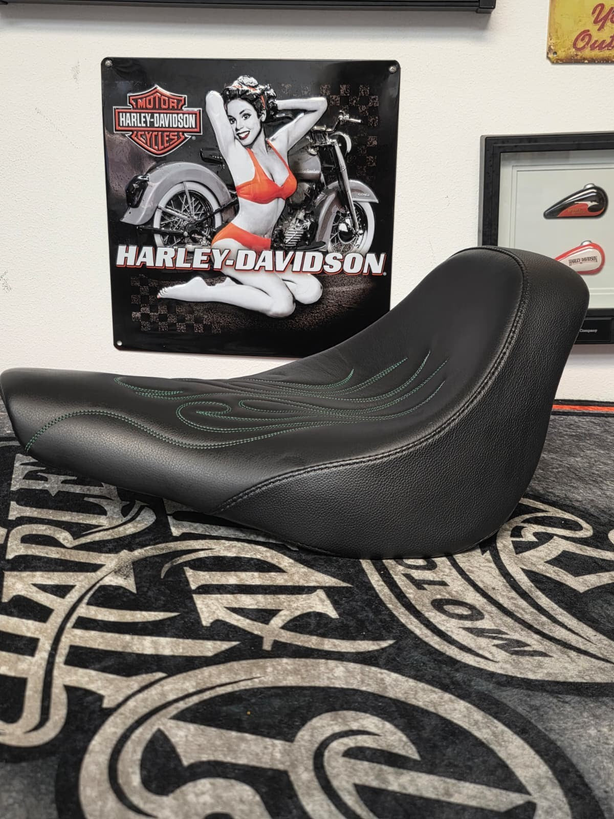 09 SPRINGER CVO  Solo HARLEY DAVISON Flame Seat (DANNY GRAY)