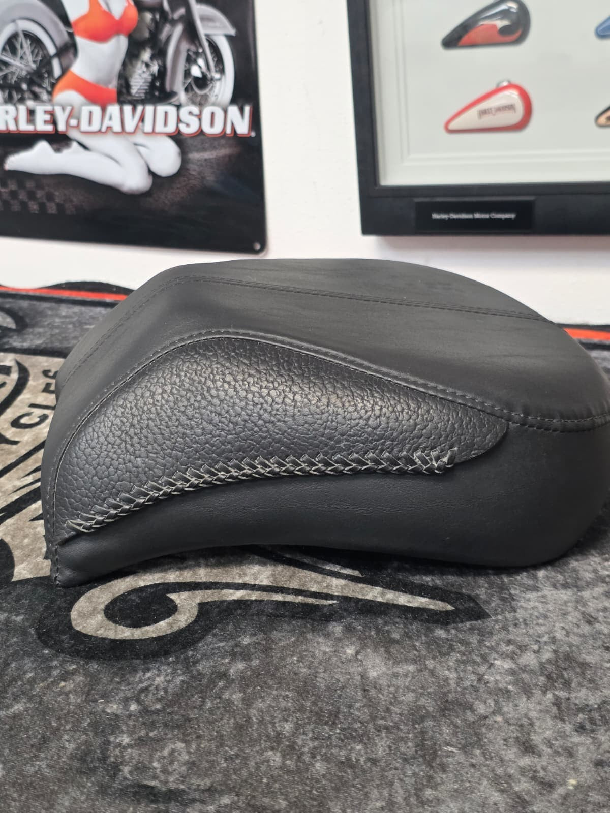 05-17 Harley-Davidson Heritage,deluxe,Softail models Passenger Pillion Seat OEM