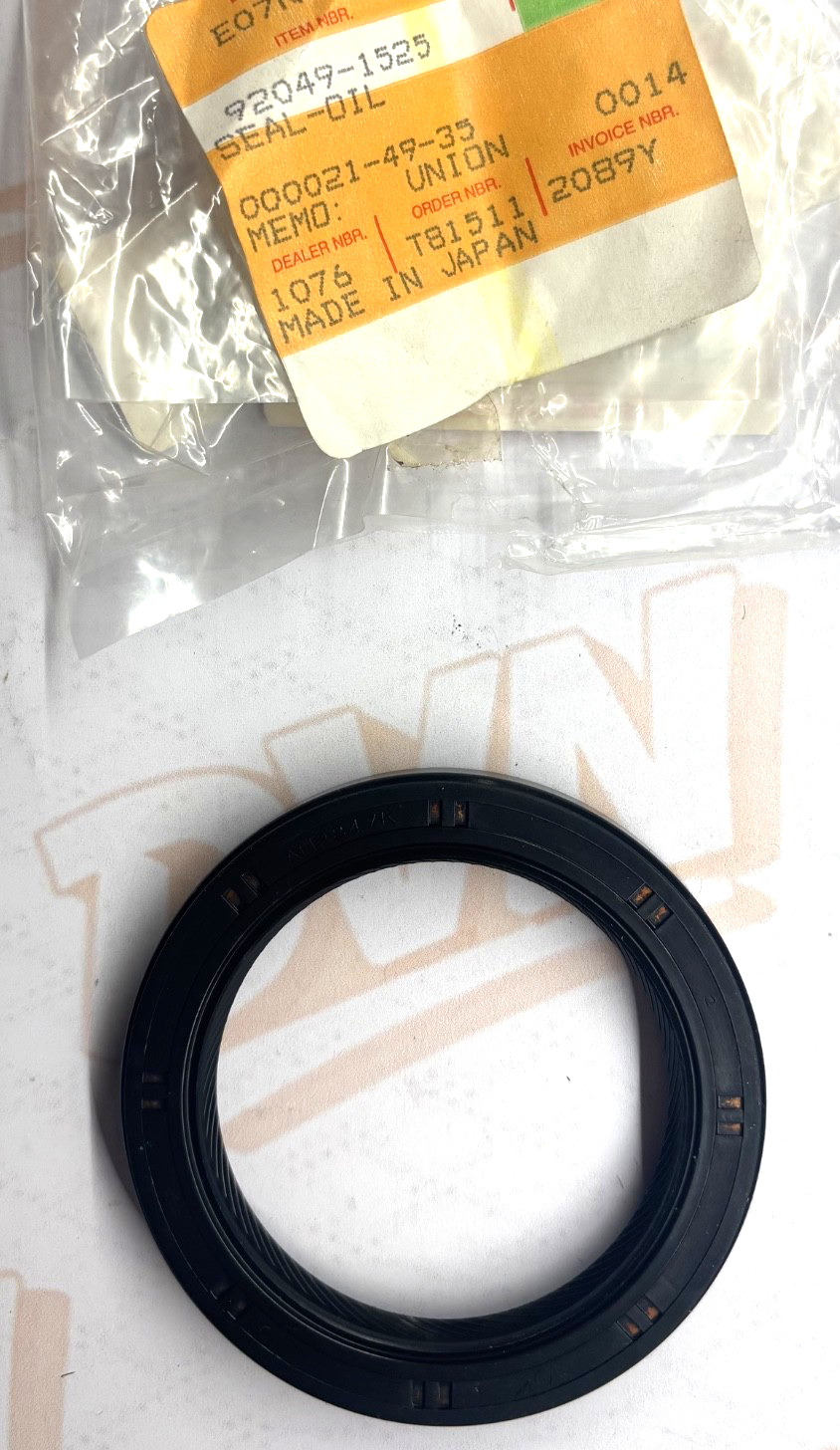 NOS Kawasaki Oil Seal  92049-1525