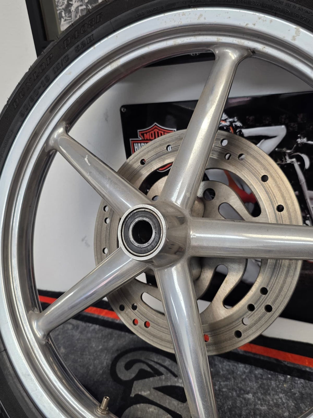 SOFTAIL ROCKER FRONT WHEEL OEM 2008-2012 HARLEY-DAVIDSON FXCW/C ALUMINIUM