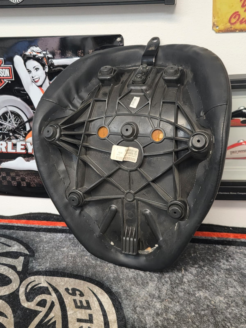 OEM Genuine Harley-Davidson Softail FLS,FXS BLACK LINES Slim Seat Solo 18-21