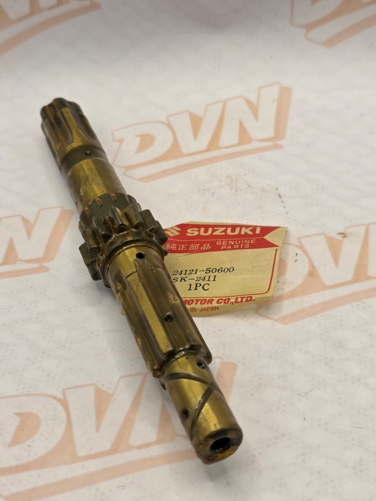 NOS NEW OEM ORIGINAL SUZUKI 1968 S32 COUNTER SHAFT 24121-50600