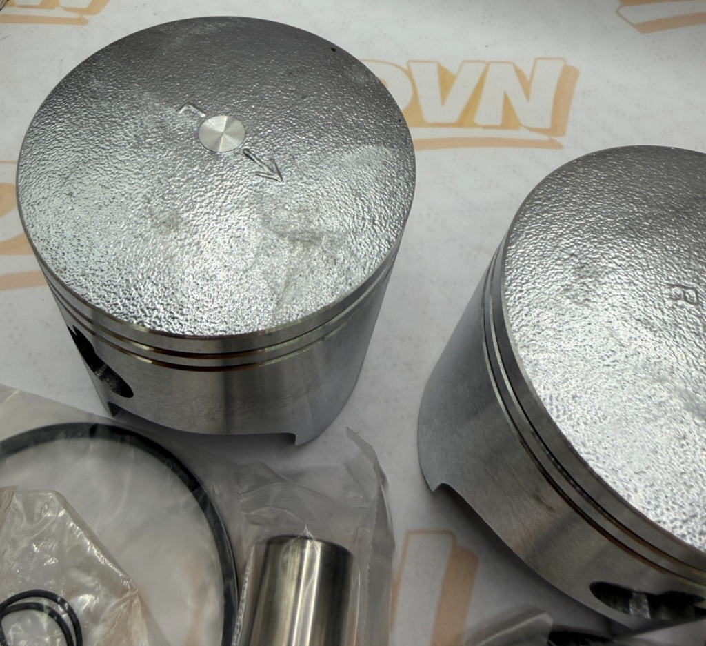 Suzuki 1972-1977 GT750 PISTON AND RING SET  70mm Standard Size