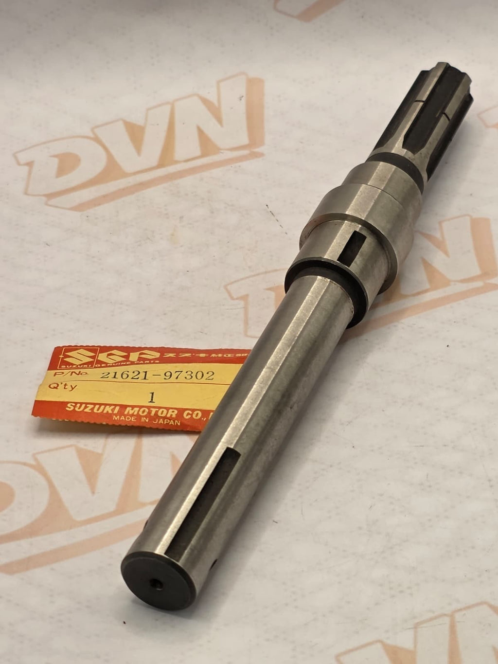 SUZUKI ,NOS OEM TRANS SHAFT  21621-97302 SNOWMOBILE MARINE
