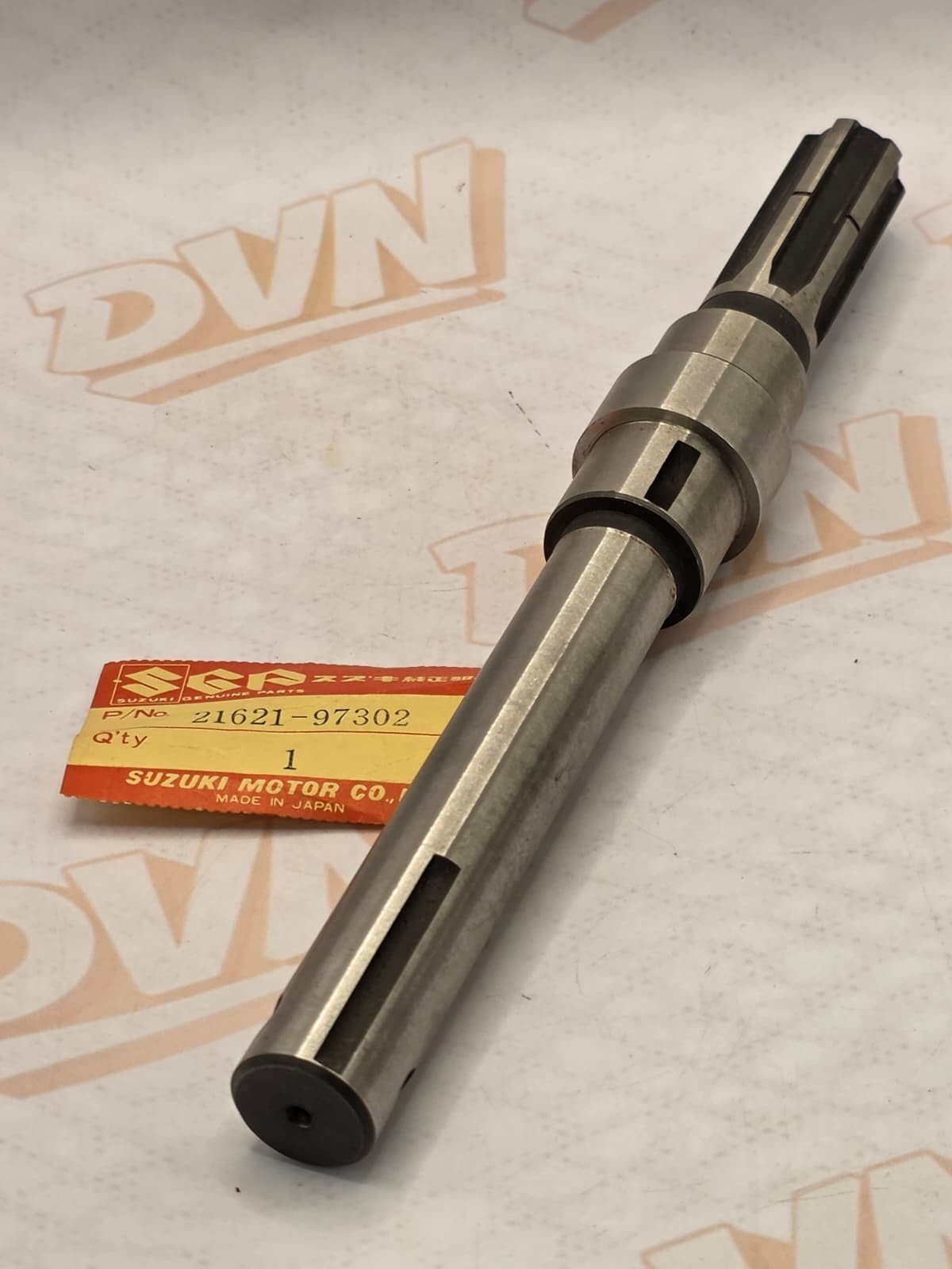 SUZUKI ,NOS OEM TRANS SHAFT  21621-97302 SNOWMOBILE MARINE