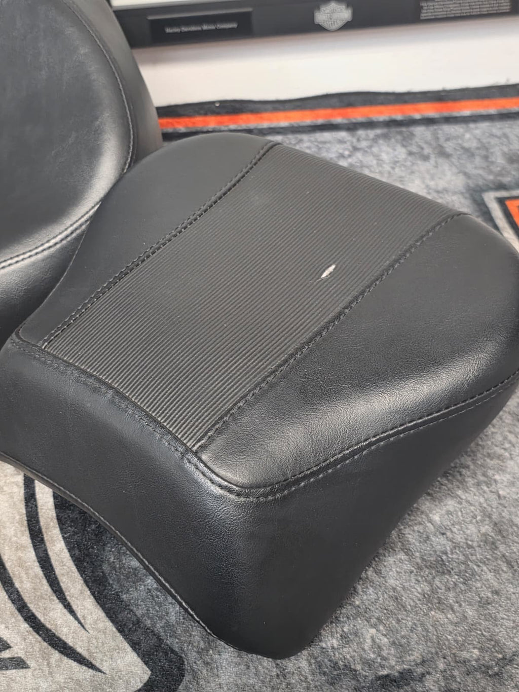 Harley Davidson sundowner seat softail BREAKOUT  13-17 OEM