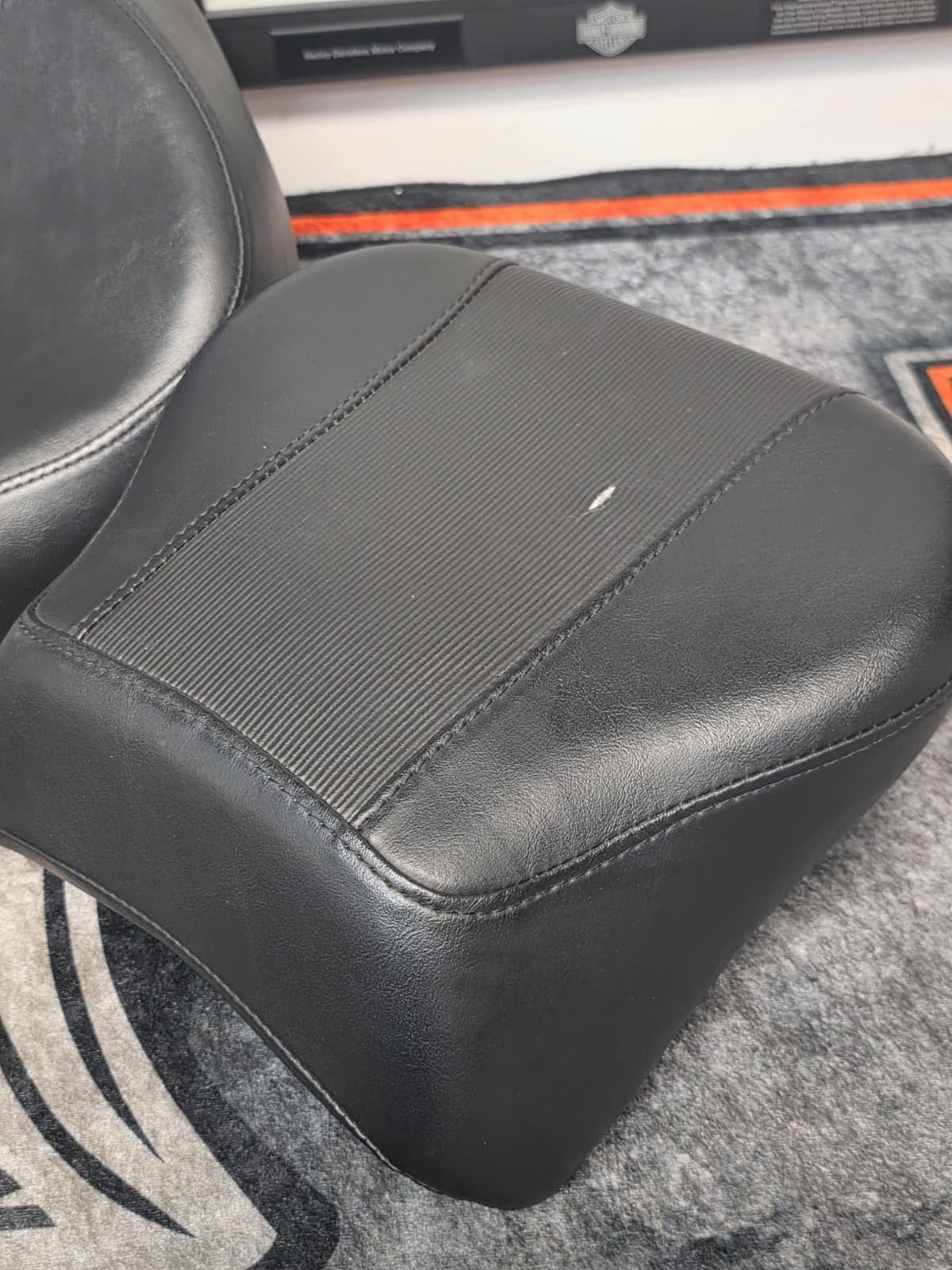Harley Davidson sundowner seat softail BREAKOUT  13-17 OEM