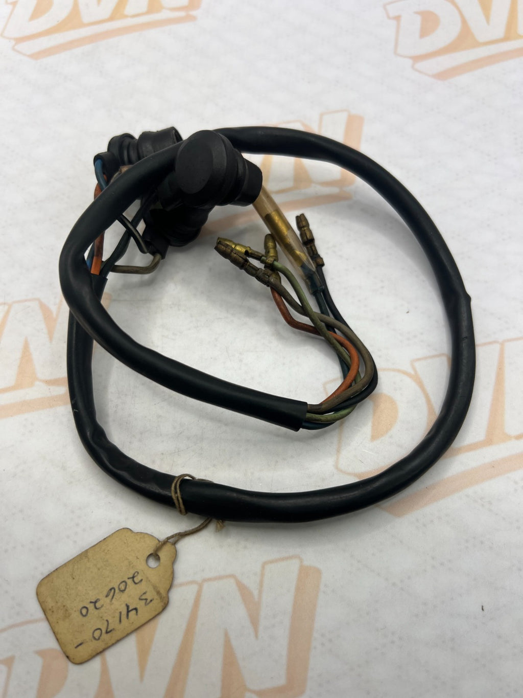 SUZUKI NOS OEM SPEEDOMETER SOCKET ASSEMBLY Part 34170-20620