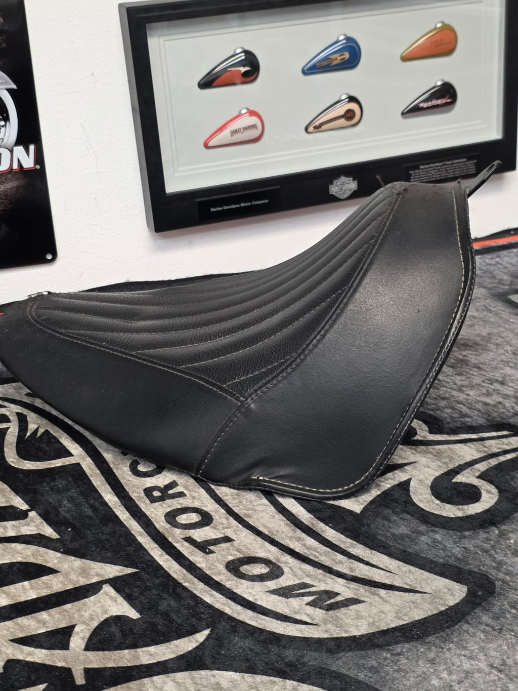 2011-17 OEM Genuine Harley-Davidson Softail FLS,FXS BLACK LINES Slim Seat Solo