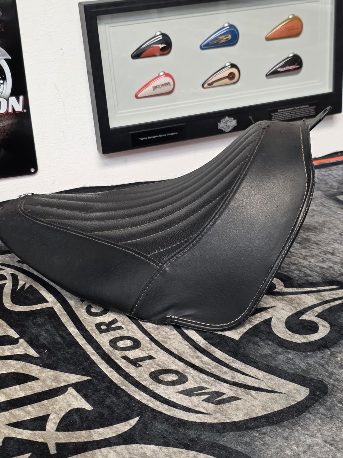 2011-17 OEM Genuine Harley-Davidson Softail FLS,FXS BLACK LINES Slim Seat Solo