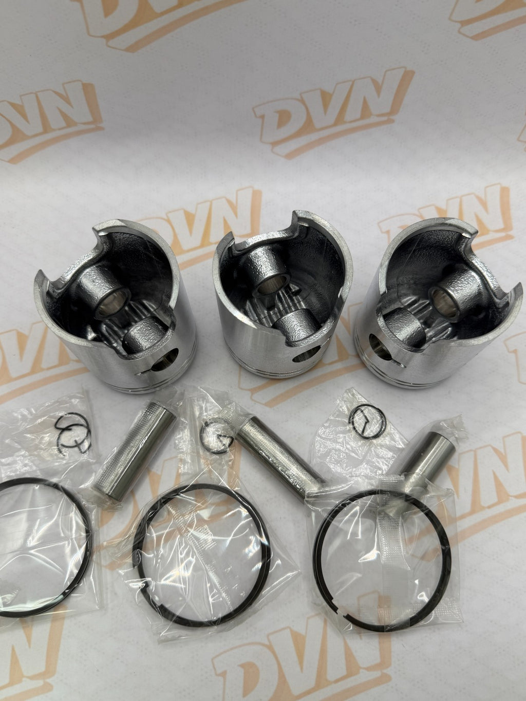 Suzuki GT550 0.50MM OVERSIZE PISTON AND RING SET 1972-1977