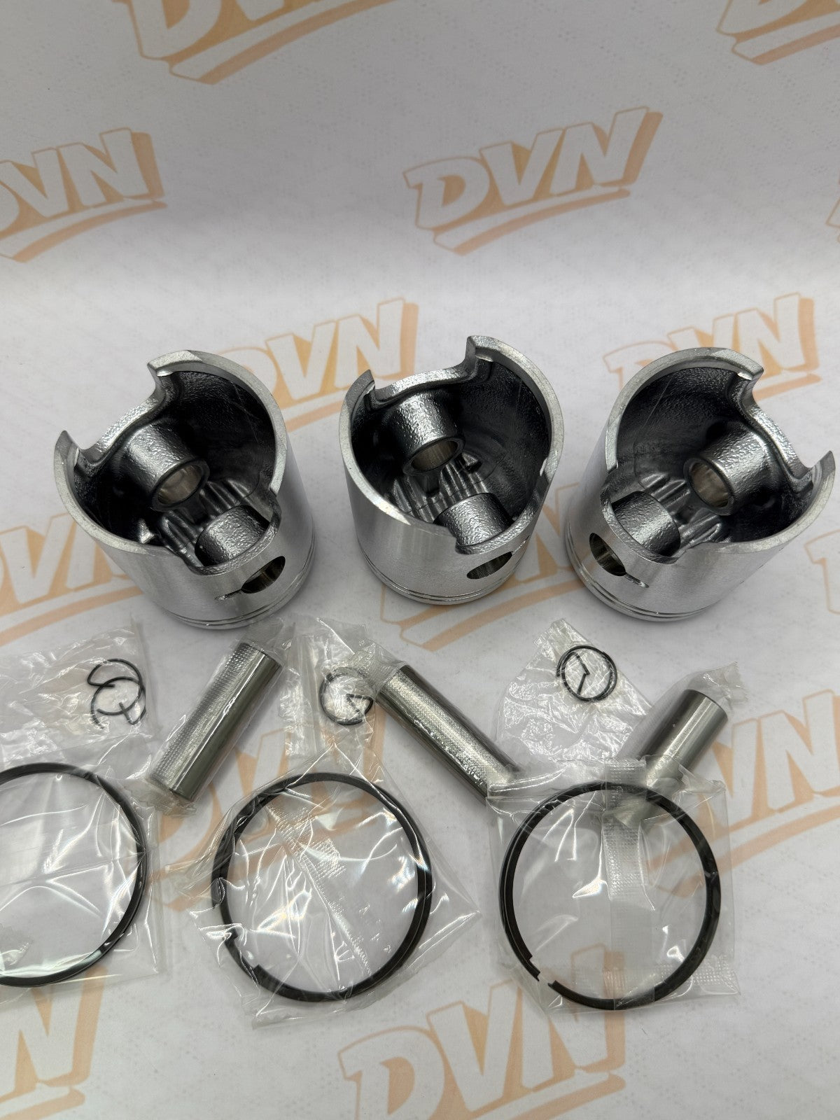 Suzuki GT550 0.50MM OVERSIZE PISTON AND RING SET 1972-1977
