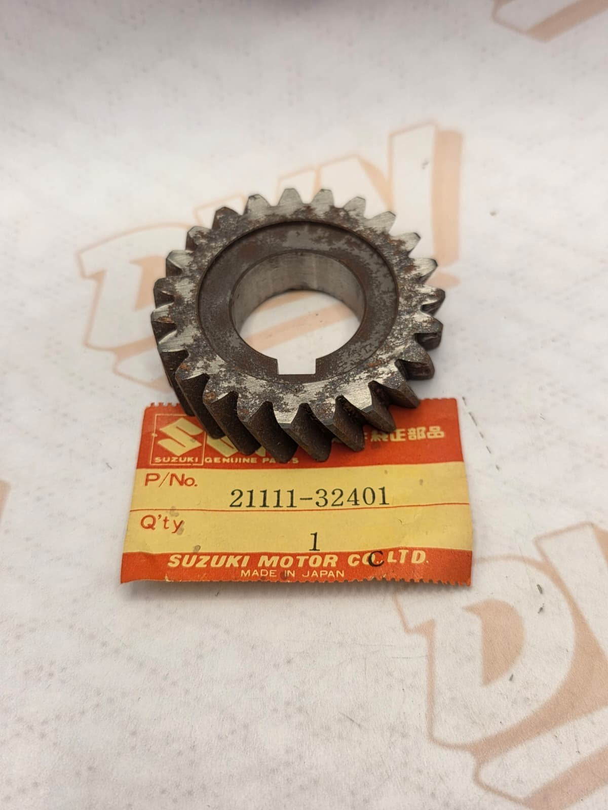 SUZUKI ENGINE CRANKSHAFT CRANK PRIMARY DRIVE GEAR SPROCKET 21111-32401
