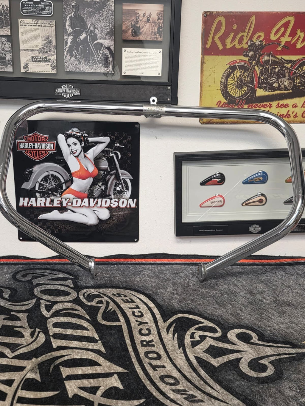 Highway Engine Guard Crash Bar For Harley TOURING MODLES 09-Up OEM