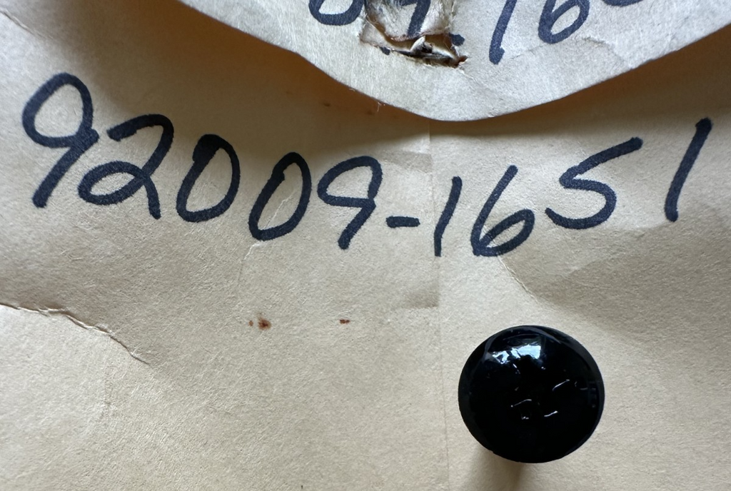 New OEM Kawasaki 92009-1651 Screw NOS