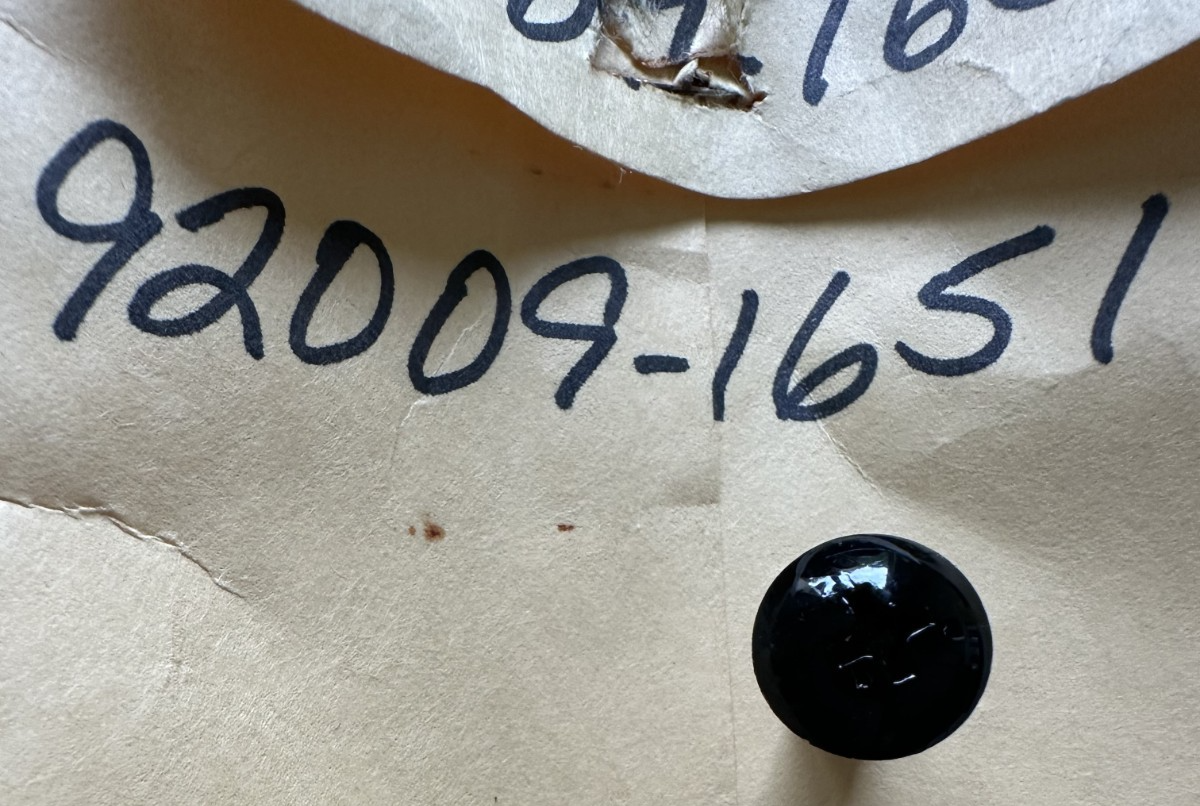New OEM Kawasaki 92009-1651 Screw NOS