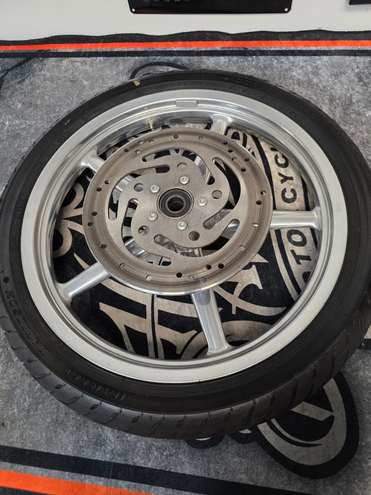SOFTAIL ROCKER FRONT WHEEL OEM 2008-2012 HARLEY-DAVIDSON FXCW/C ALUMINIUM