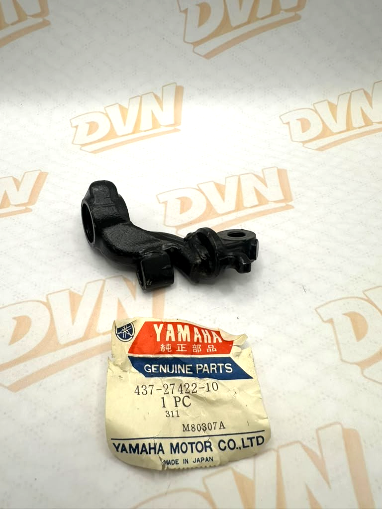 NOS Yamaha DT100 DT175 1974-1976 Genuine Right Footrest Bracket 437-27422-10