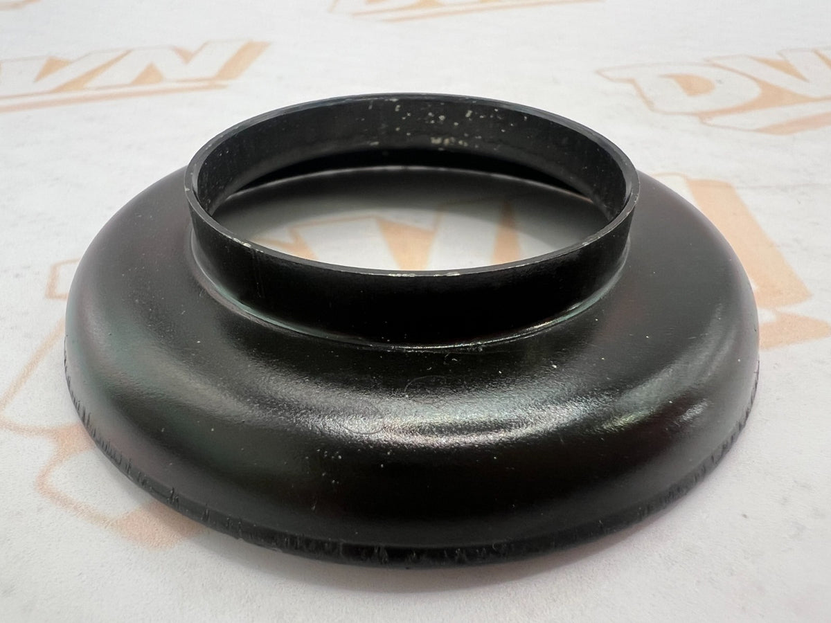 NOS Genuine Suzuki 27592-19B10 OEM OIL SEAL OUTPUT PLATE