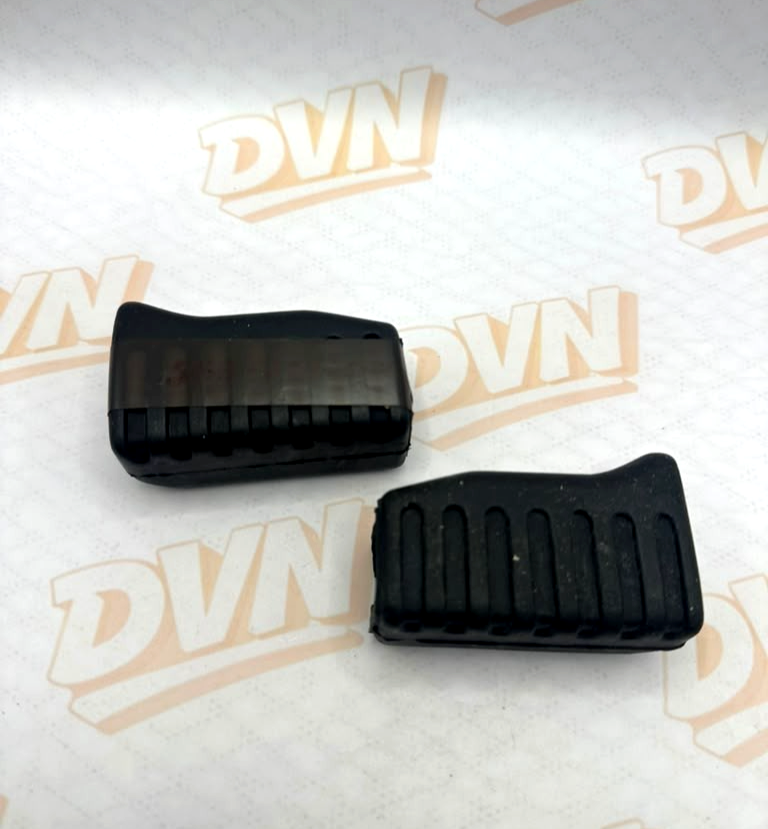 New OEM Yamaha 5G3-27433-01-00 Left- Rear Footrest Cover NOS