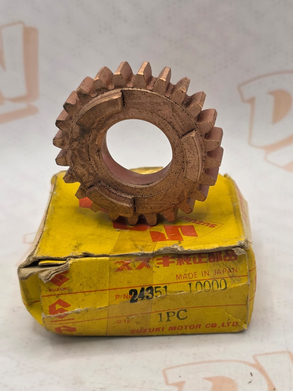 NOS Suzuki Transmission Gear T20 T 20 T200 24351-10000