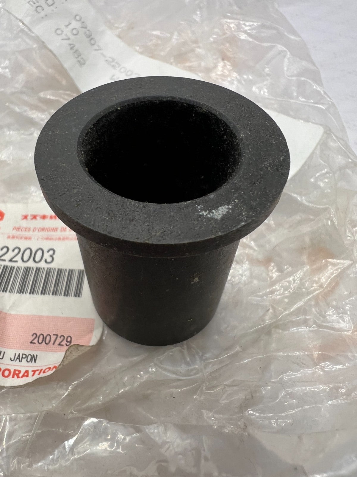 SUZUKI NOS OEM BUSHING 09307-22003