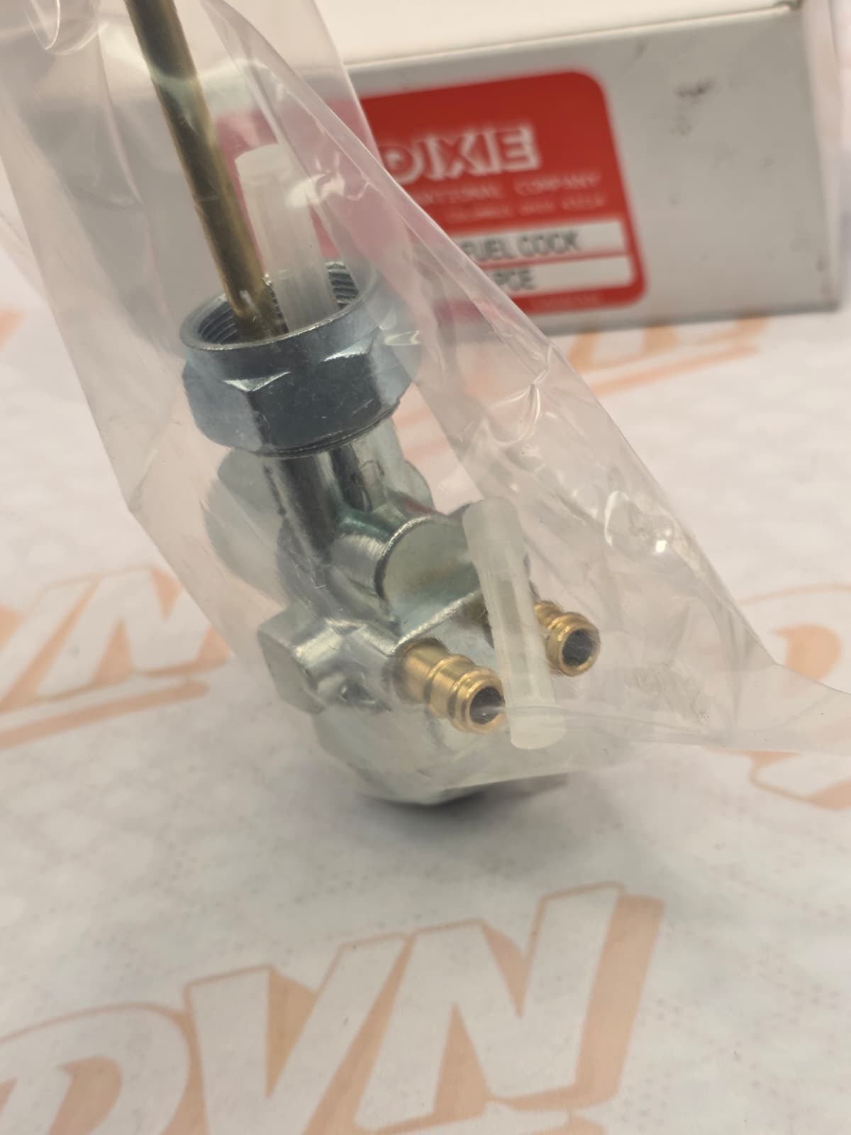 Petcock Fuel Tank  Switch Valve Assembly For SUZUKI T350 1969-1972