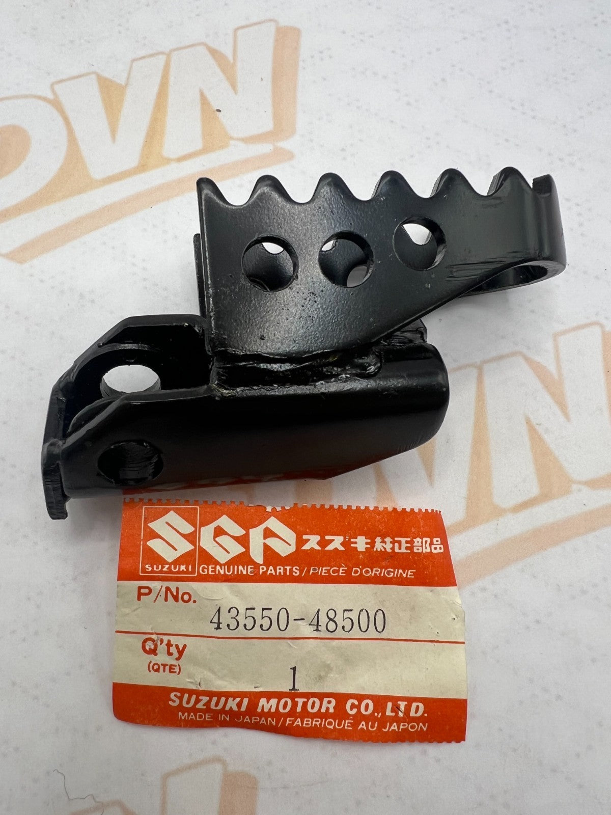 Suzuki NOS NEW 43550-48500 Front RH Right Footrest DS PE RM TS