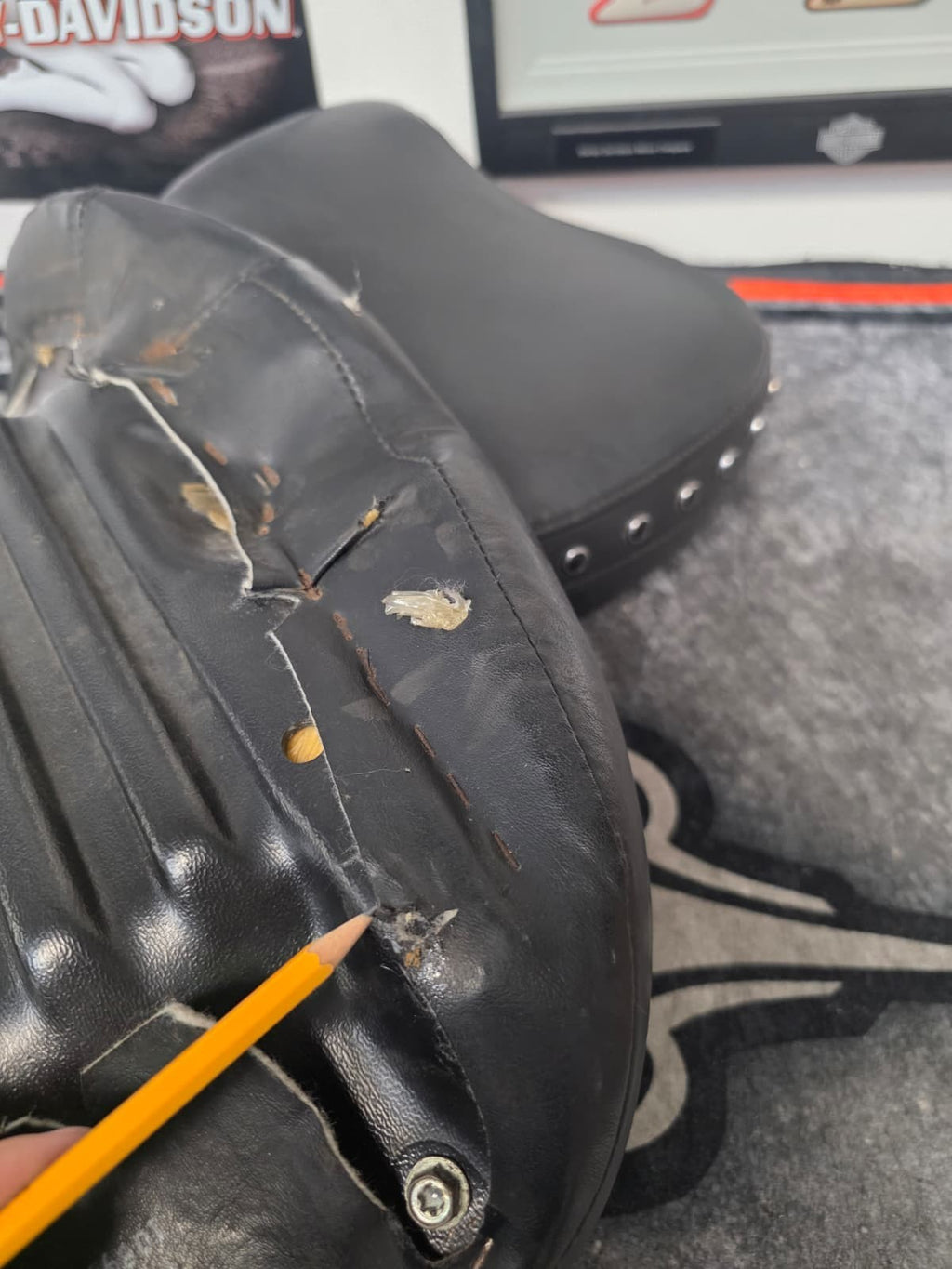 97-07 Harley DAVIDON TOURING MODELS FLHR ROAD KING PASSANGER AND DRIVER SEAT