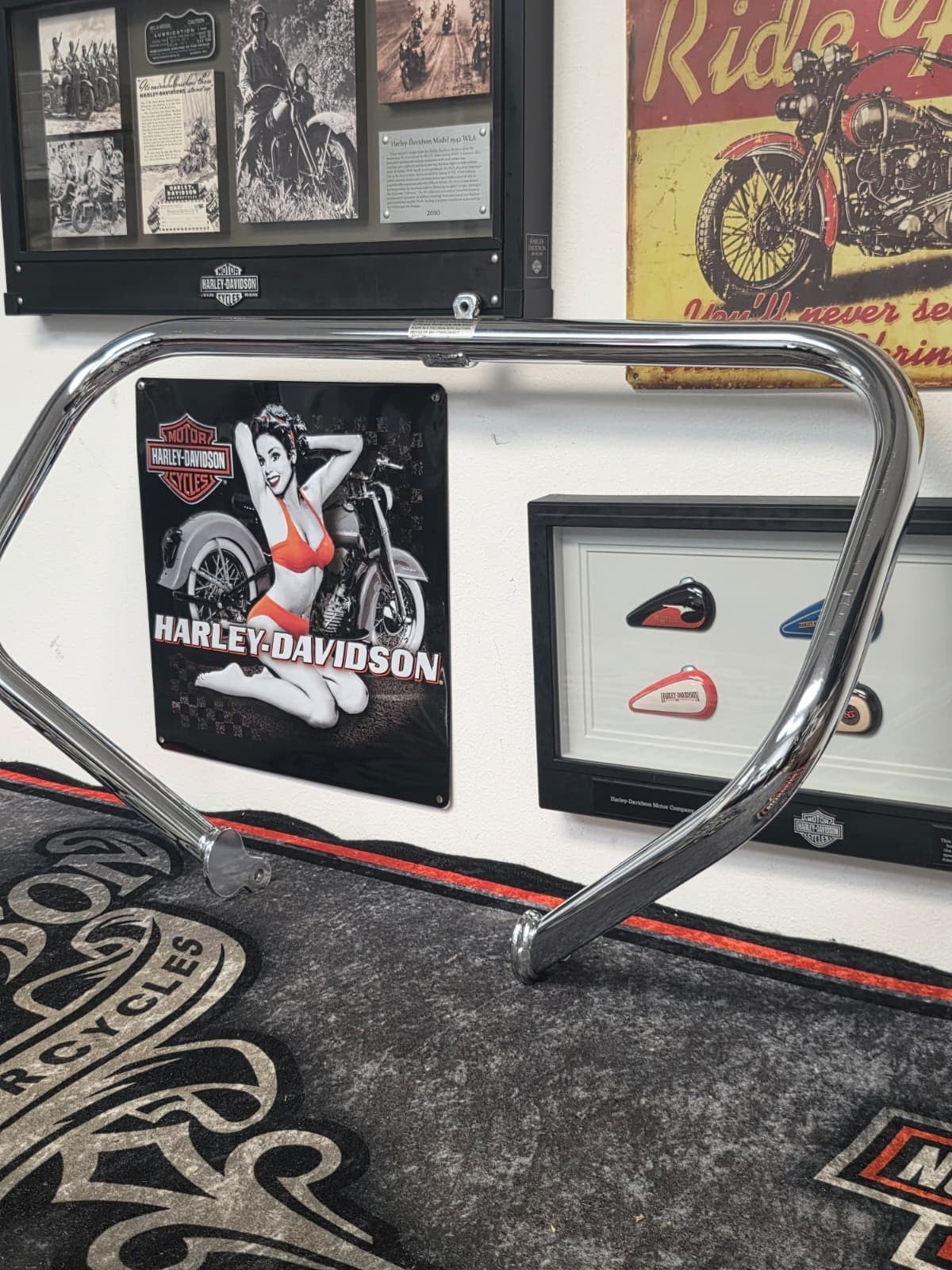 Highway Engine Guard Crash Bar For Harley TOURING MODLES 09-Up OEM