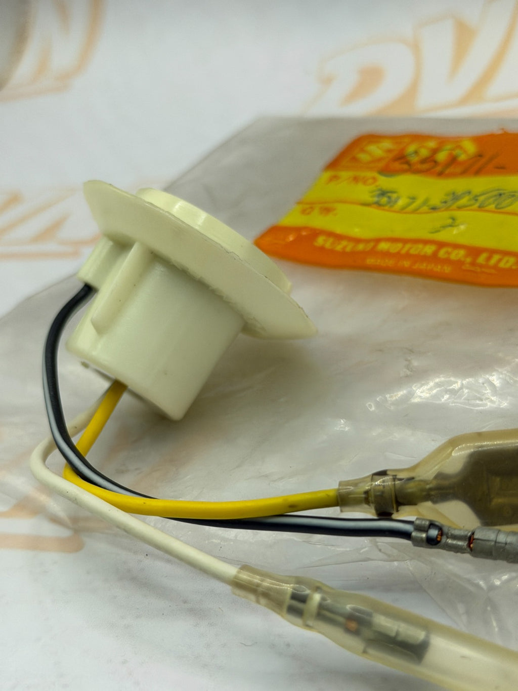 Suzuki Head lamp socket 1985-1987 LT185 1985-86 LT23OS 35171-39500